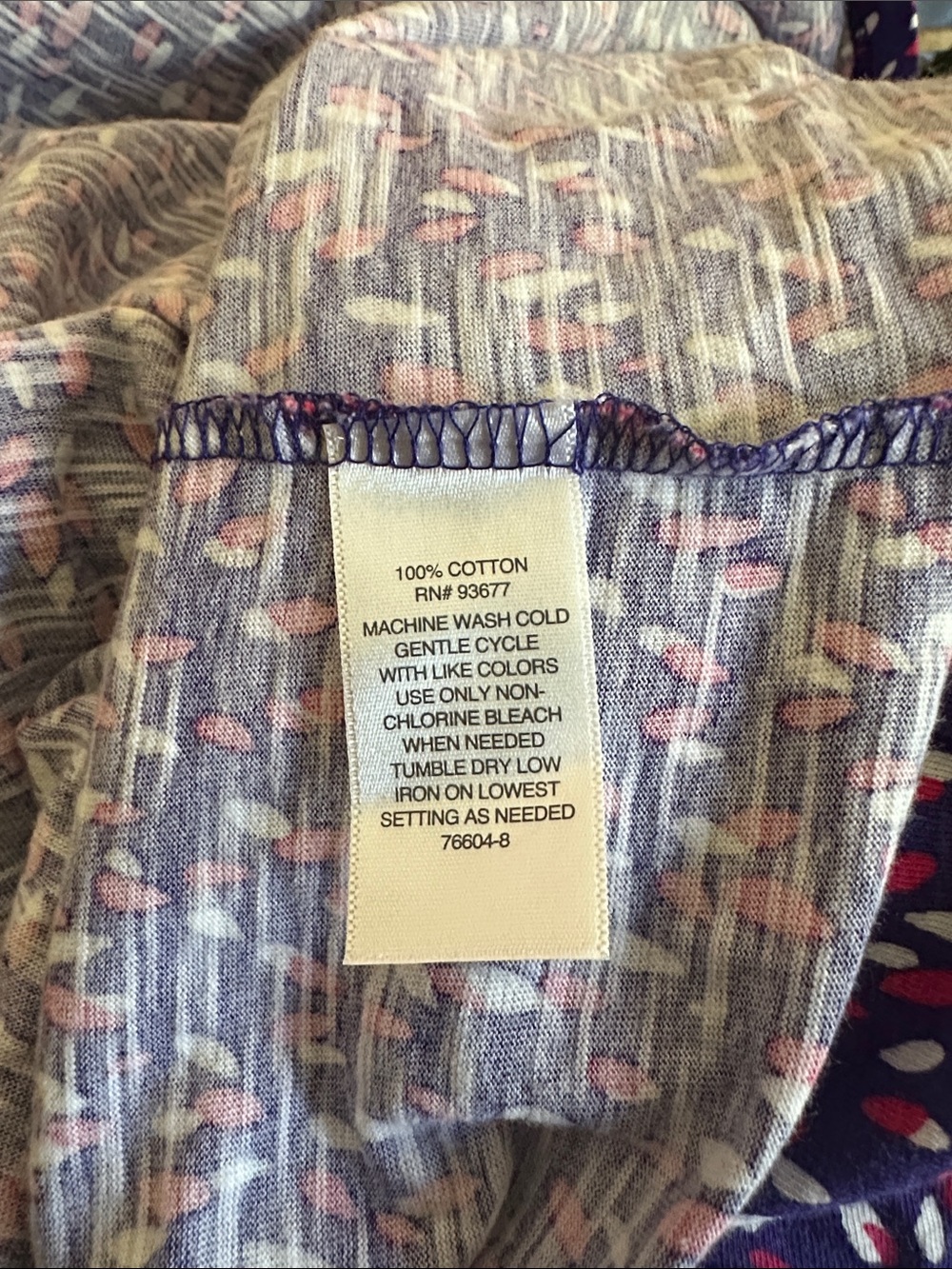 Liz Claiborne XXL 100 cotton short sleeve top with sleeve cuff detail - Picture 6 of 6